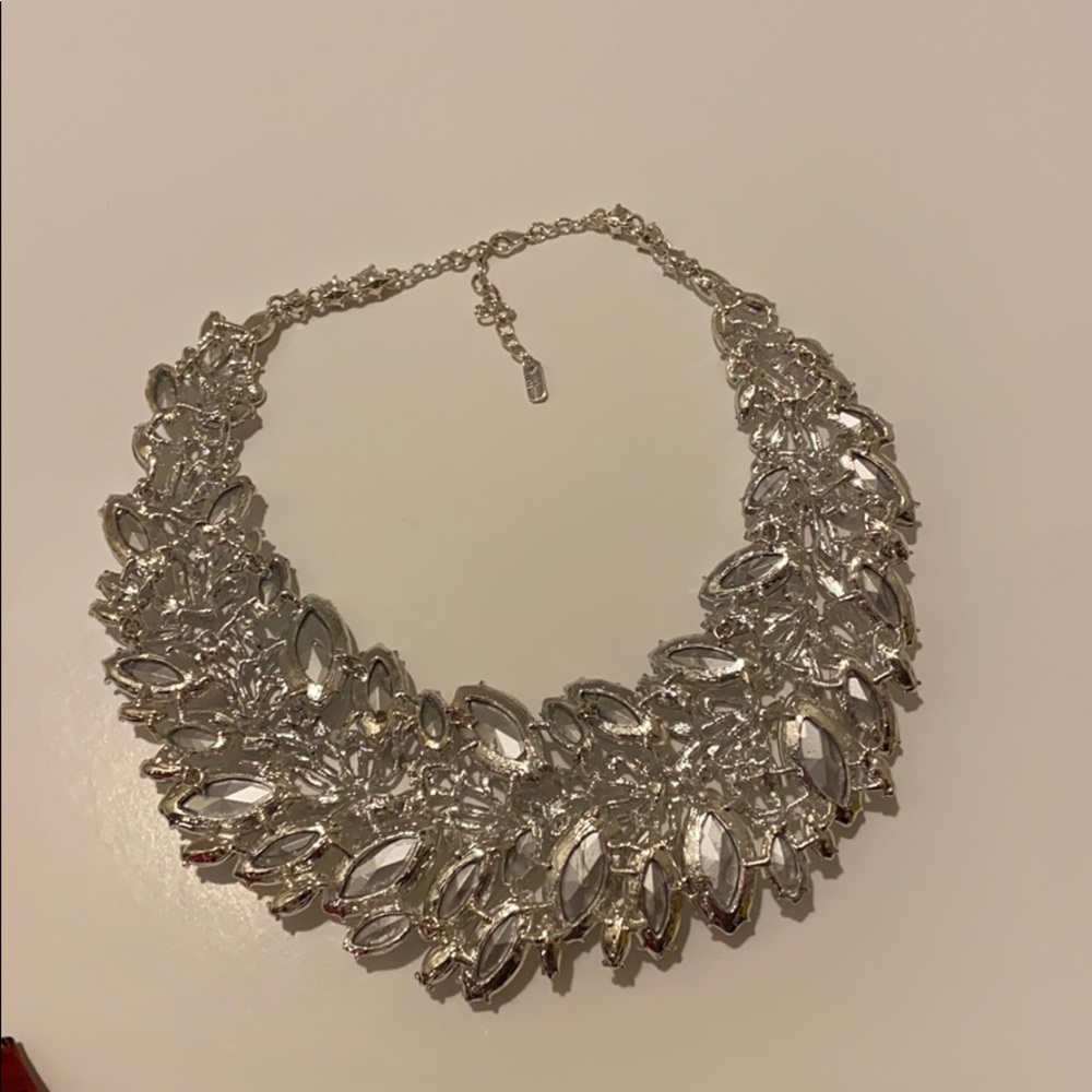 Statement necklace and earrings - Picture 4 of 9